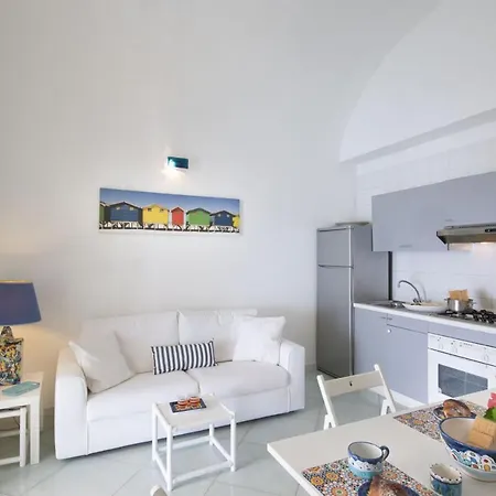 Sleeps 4 Air Con Wifi *