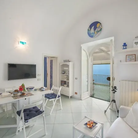 Sleeps 4 Air Con Wifi *