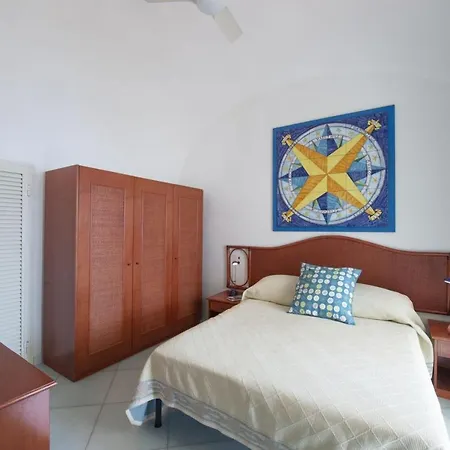 Sleeps 4 Air Con Wifi *